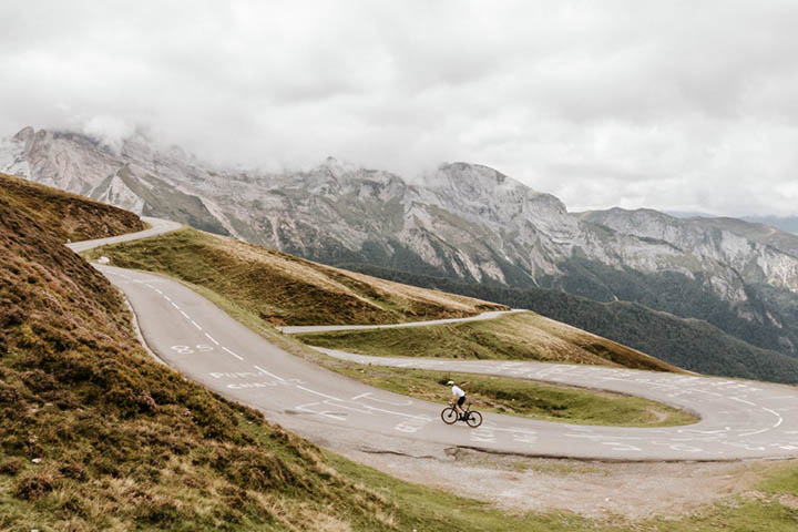 Hannibal-Pyrenees-climbing-cols