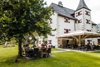 Aperitif at our hotel Schloss Prielau